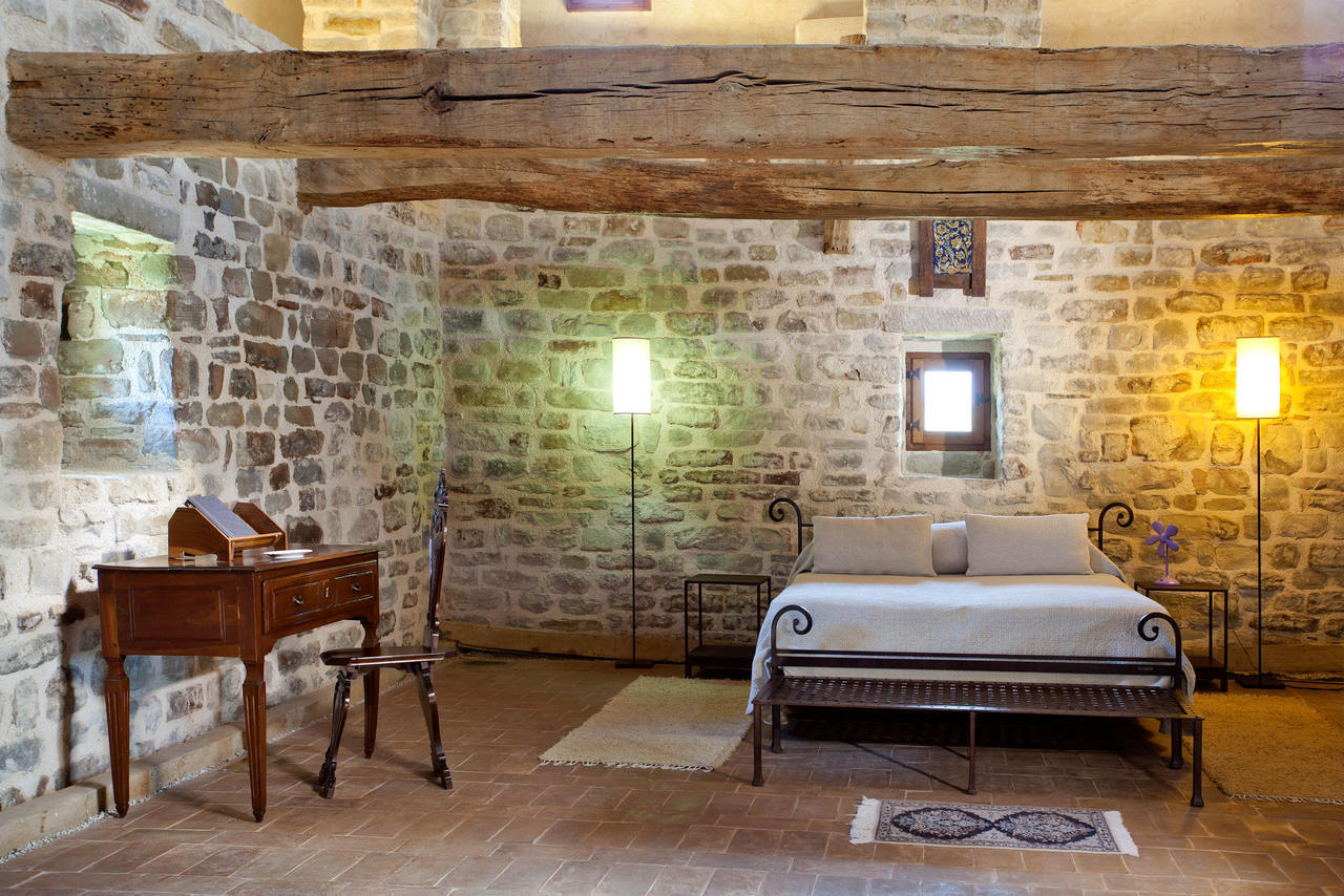 Castello Di Magrano Guest House Carbonesca Room photo